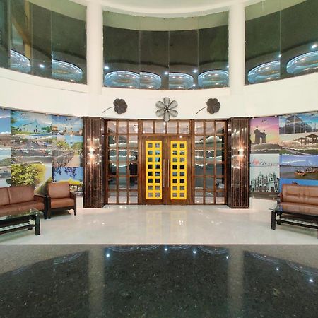 Golden Chariot Hotel 达曼 外观 照片