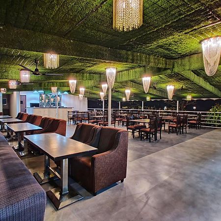 Golden Chariot Hotel 达曼 外观 照片