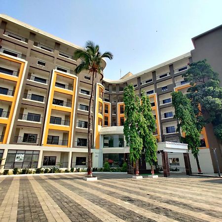 Golden Chariot Hotel 达曼 外观 照片