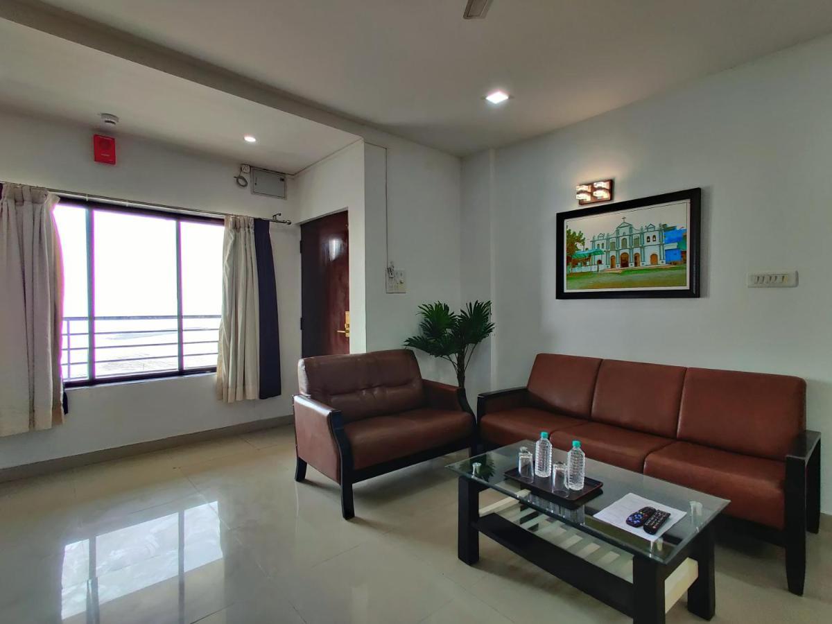 Golden Chariot Hotel 达曼 外观 照片