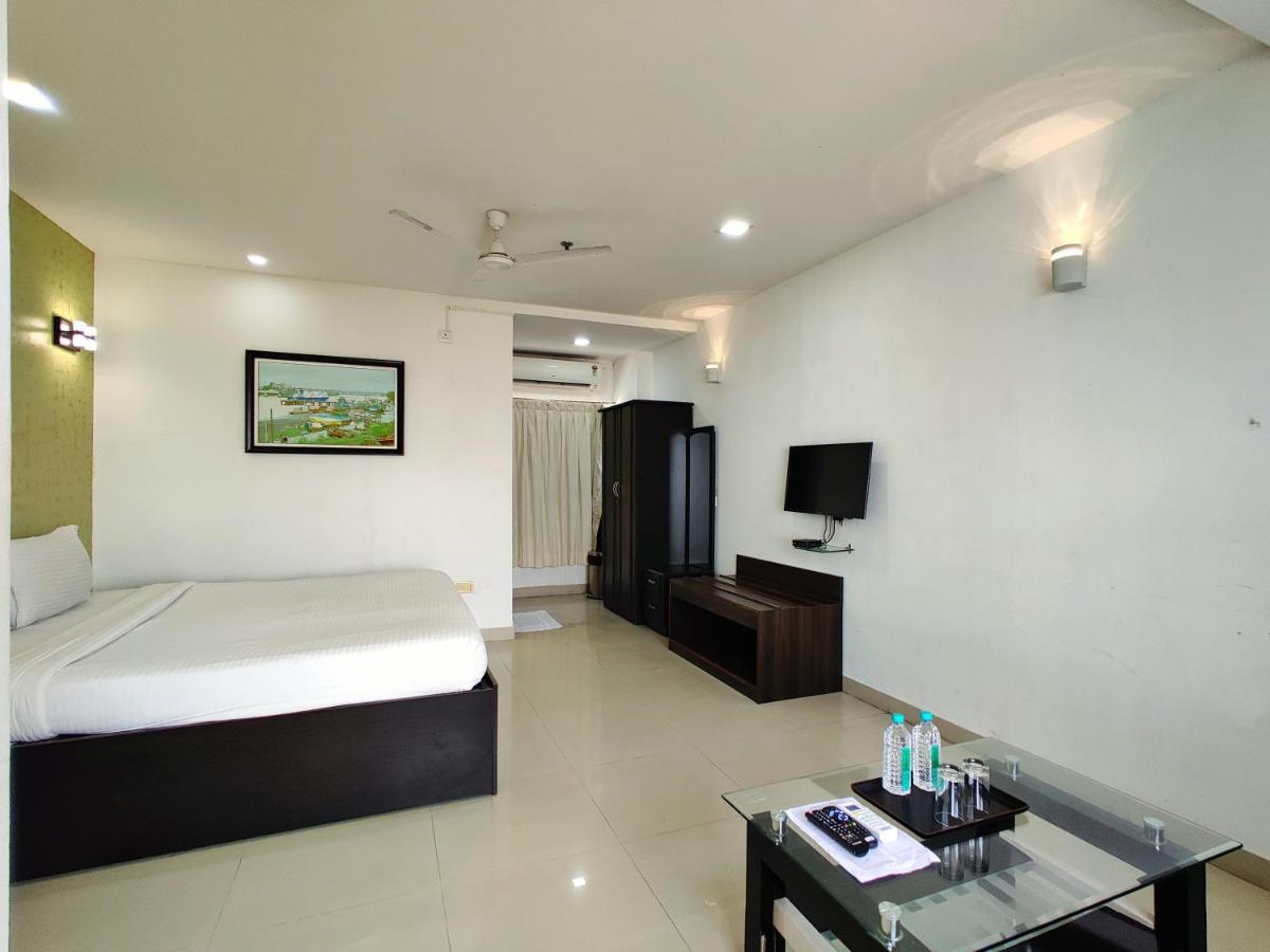 Golden Chariot Hotel 达曼 外观 照片