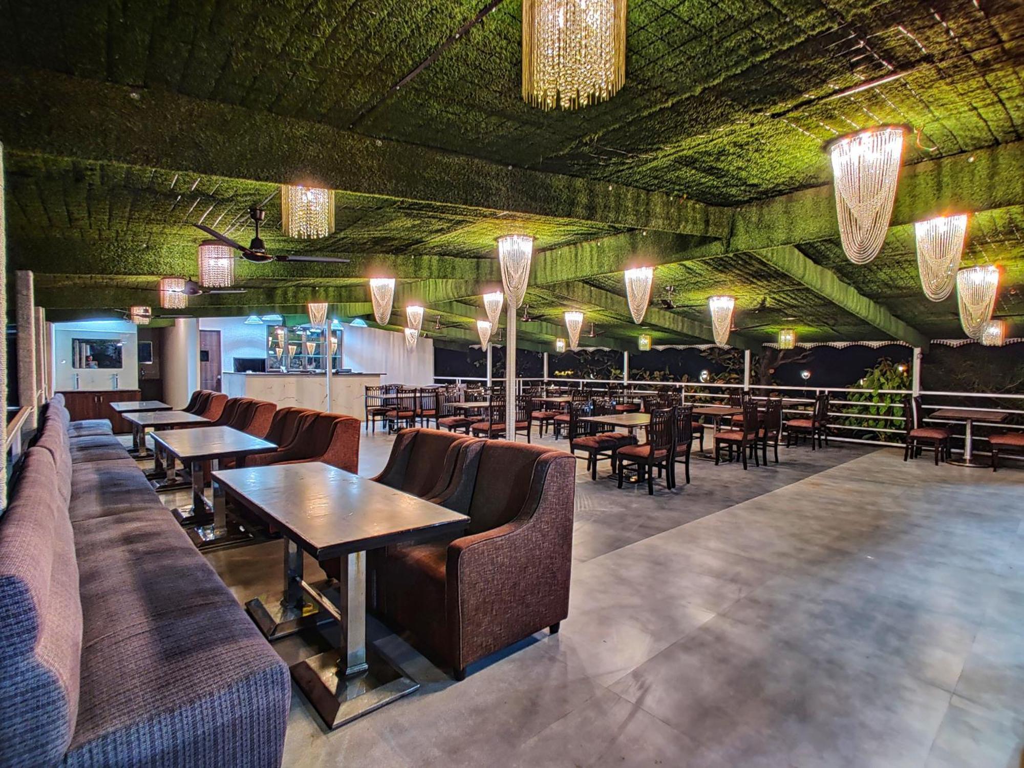 Golden Chariot Hotel 达曼 外观 照片