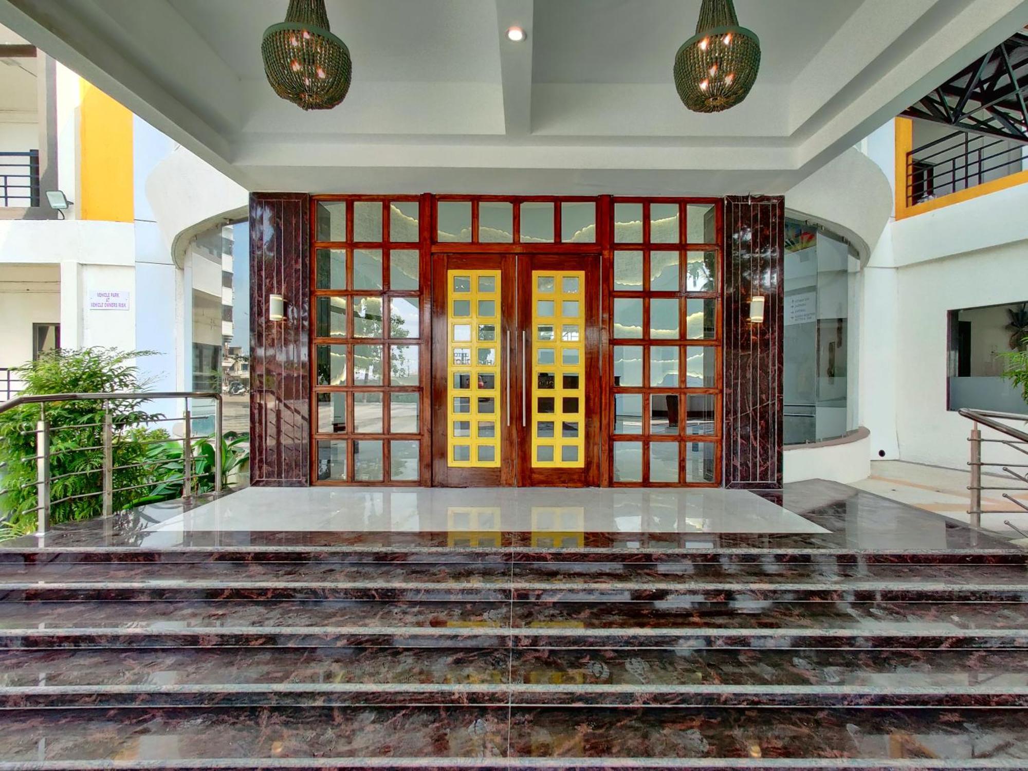 Golden Chariot Hotel 达曼 外观 照片