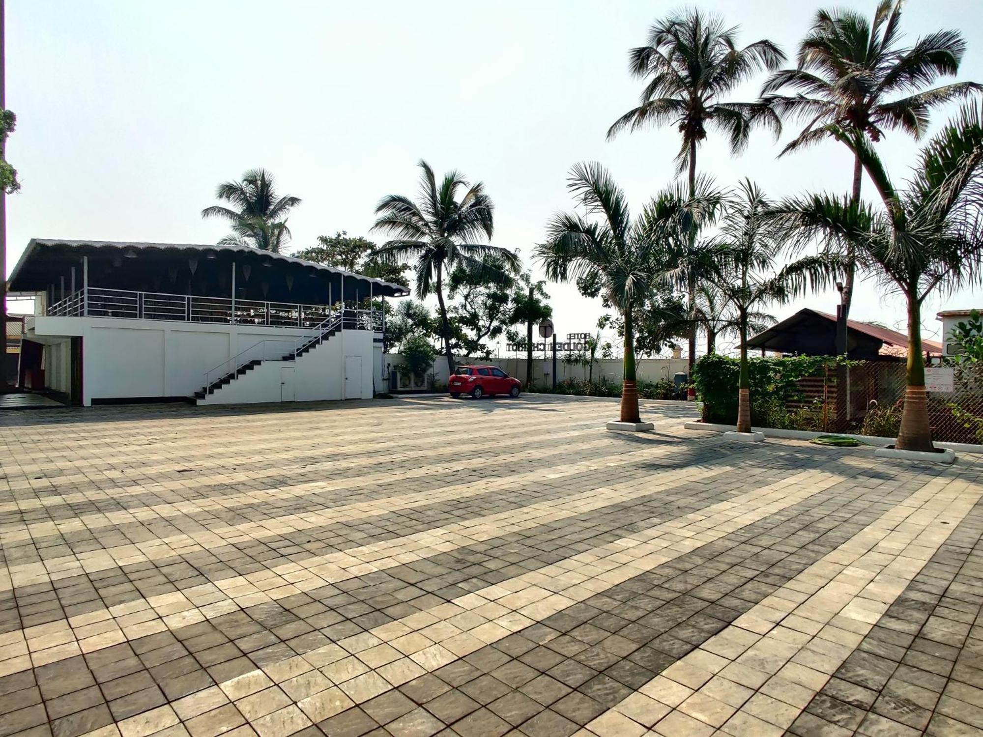 Golden Chariot Hotel 达曼 外观 照片