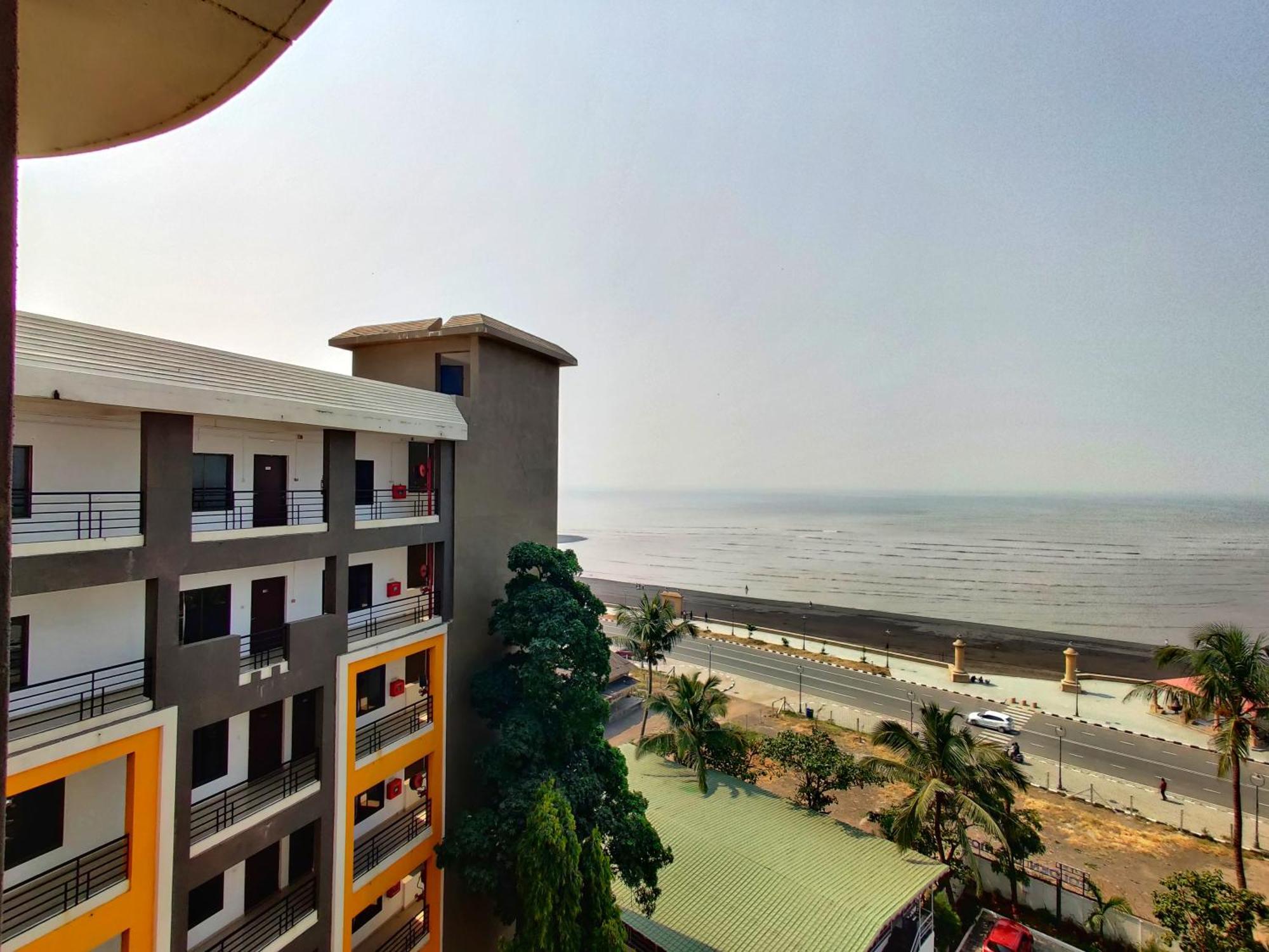 Golden Chariot Hotel 达曼 外观 照片