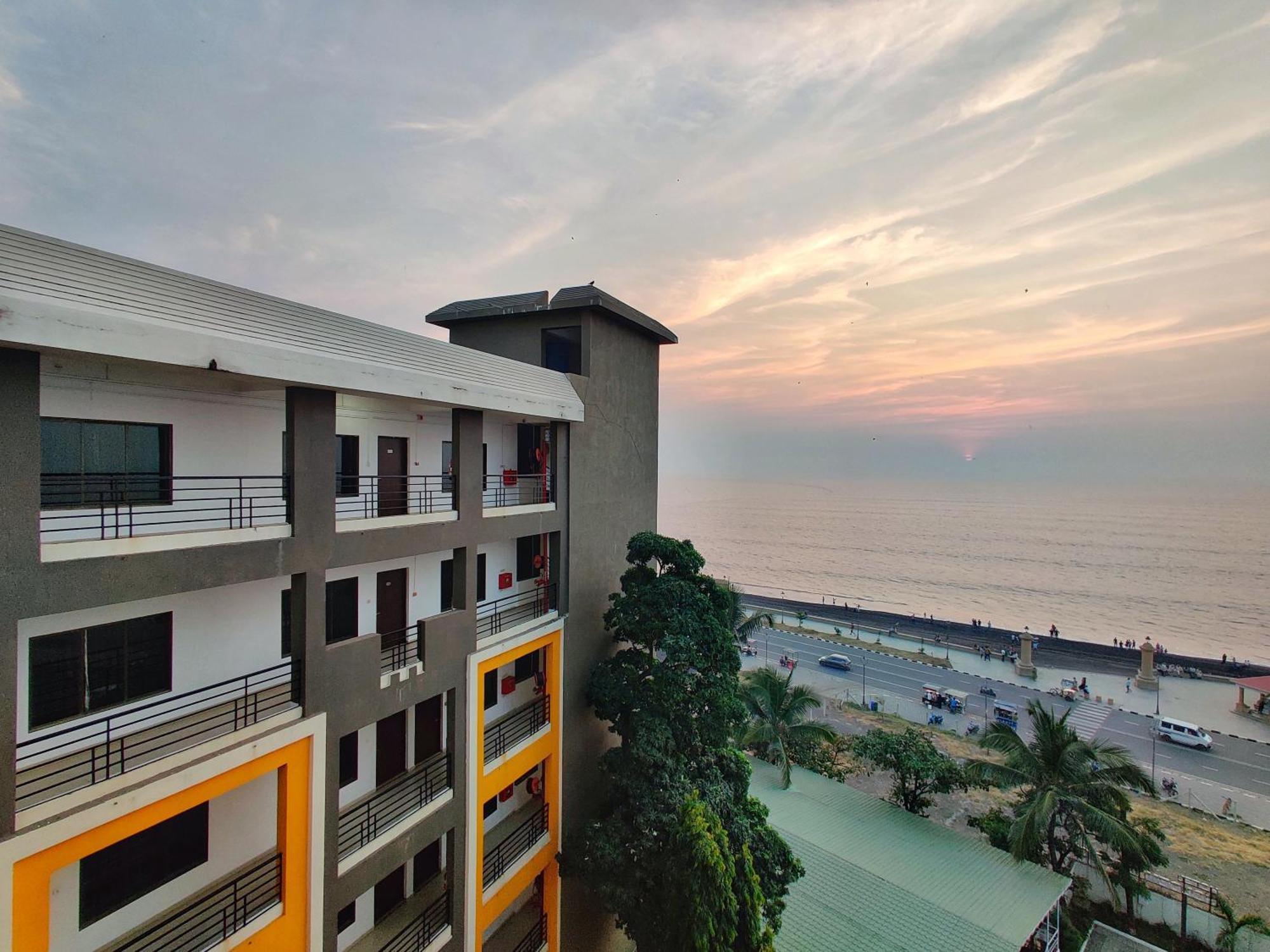Golden Chariot Hotel 达曼 外观 照片