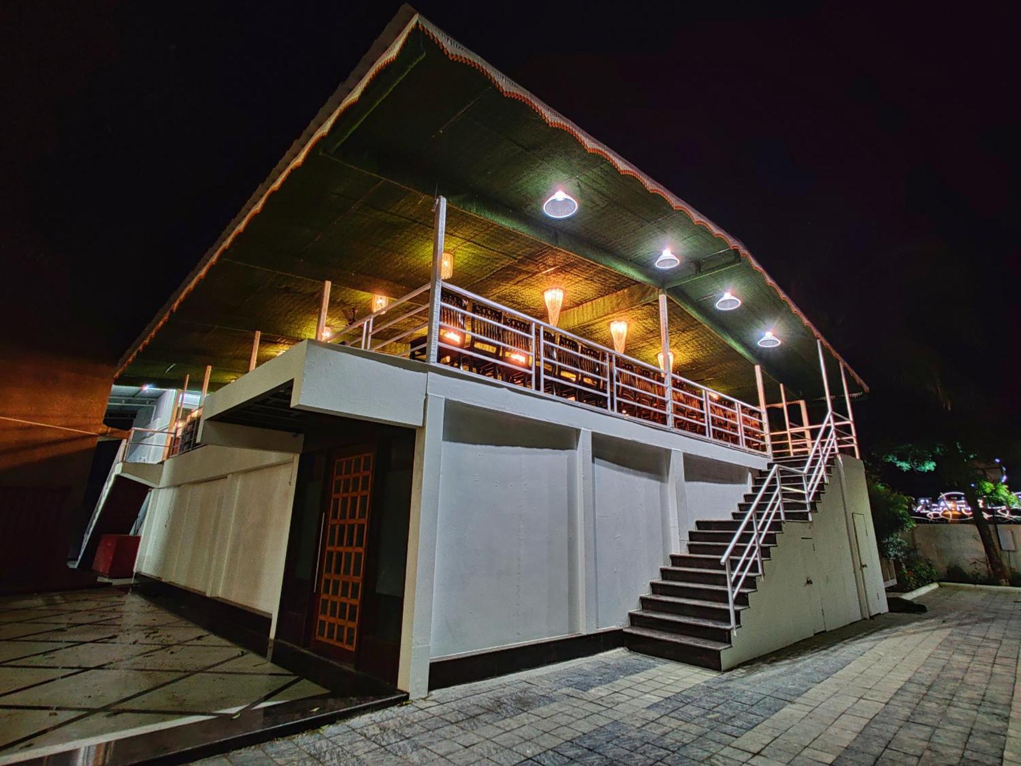 Golden Chariot Hotel 达曼 外观 照片