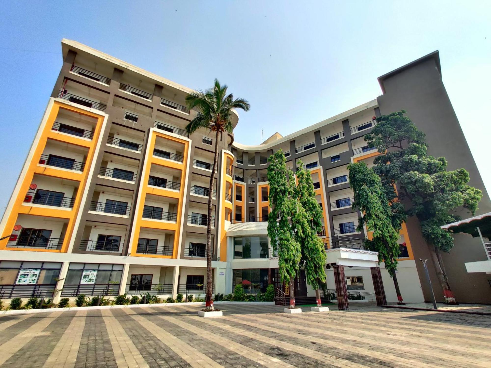 Golden Chariot Hotel 达曼 外观 照片