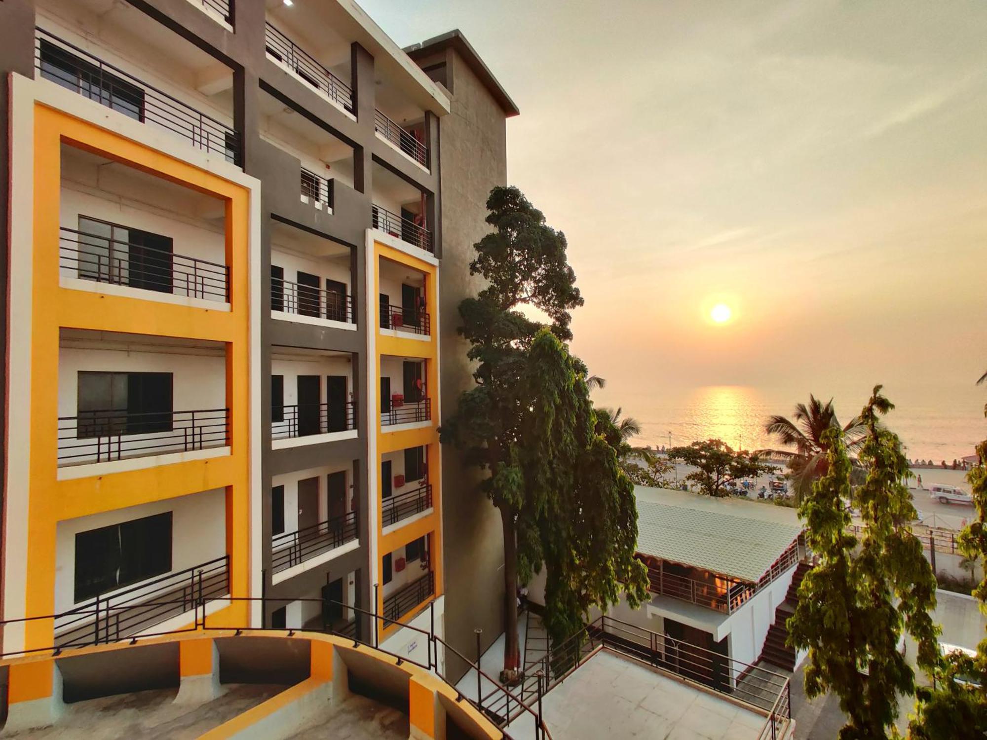 Golden Chariot Hotel 达曼 外观 照片