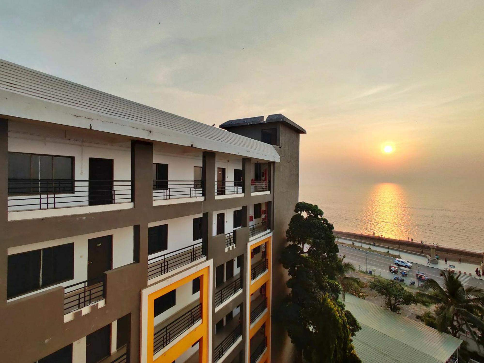 Golden Chariot Hotel 达曼 外观 照片